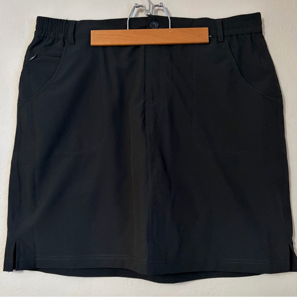 Tilley Women's Trek Skort Black Size L NWOT UPF‎ 50+ Travel Hiking Athletic
